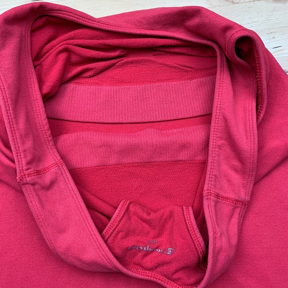 🔴 Champions Sz S/M racer-back top Built in bra - Picture 2 of 3